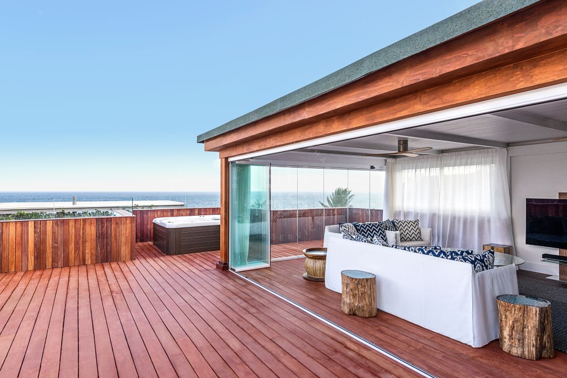 Fully renovated 2nd line beach villa in Puente Romano, Golden Mile-Marbella.