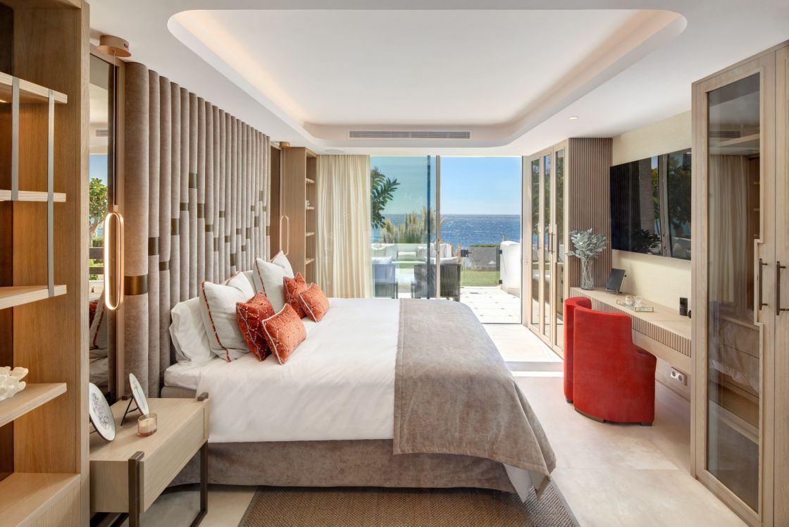 Totally renovated apartment with breathtaking sea views in Marina de Puente Romano
