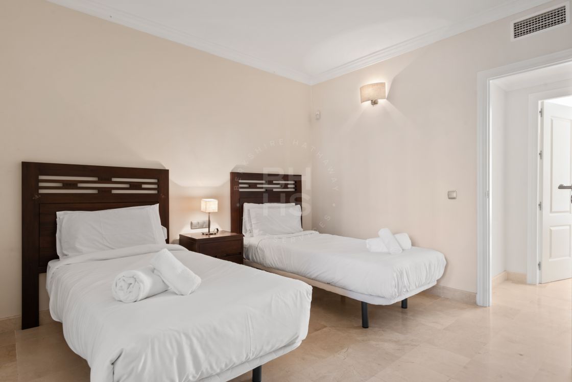 Apartamento muy luminoso en una urbanización en primera línea en Atalaya