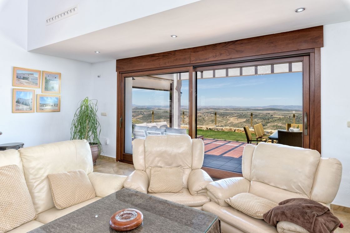 Spectacular estate with breathtaking panoramic country views in Antequera