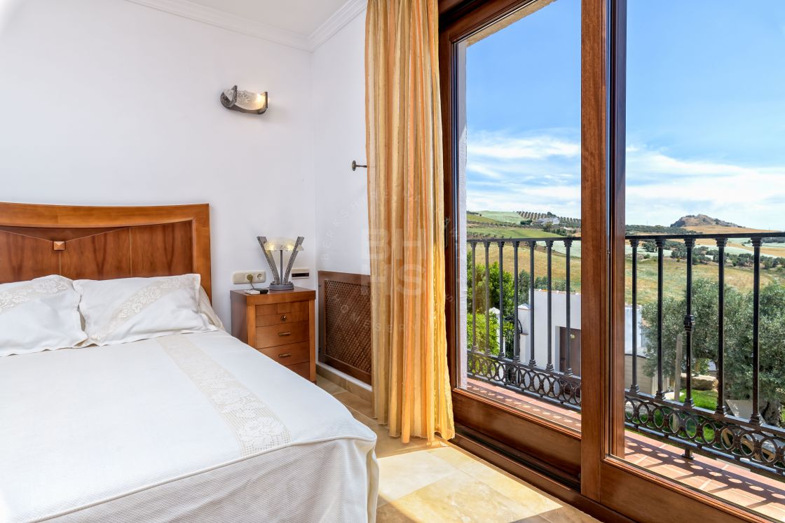 Spectacular estate with breathtaking panoramic country views in Antequera