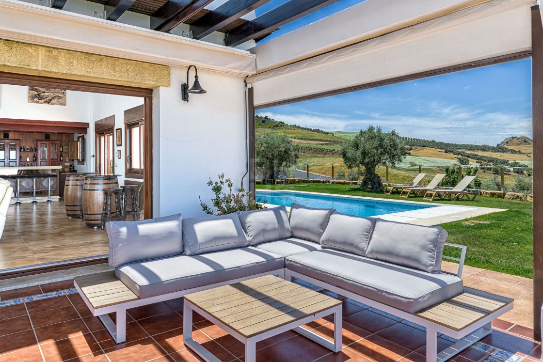 Spectacular estate with breathtaking panoramic country views in Antequera