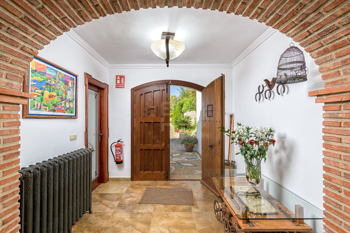 Spectacular estate with breathtaking panoramic country views in Antequera
