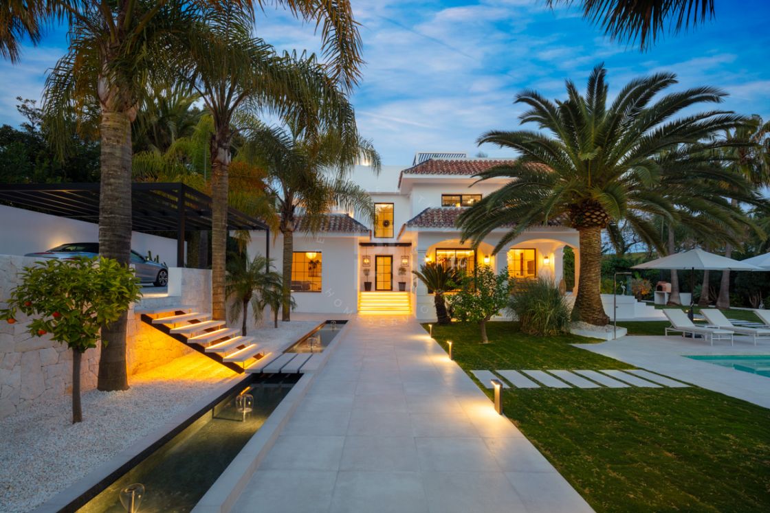 Opulenta villa moderna estratégicamente situada en La Cerquilla, Nueva Andalucía