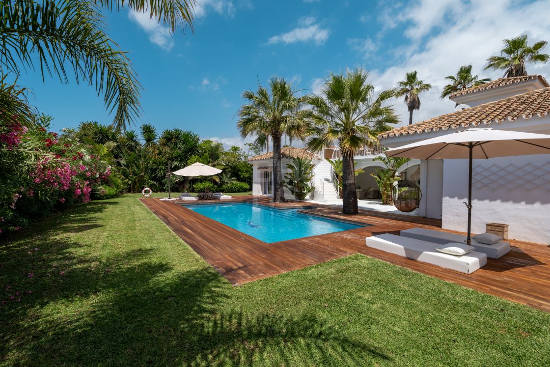 Modern villa with panoramic views under construction in Elviria, East Marbella