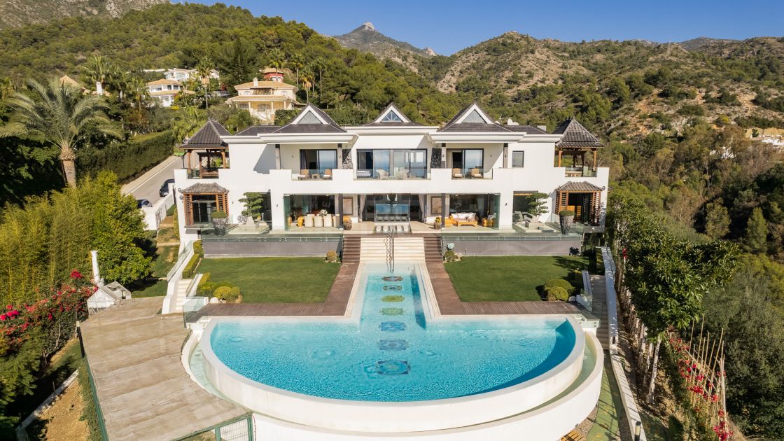 Spectacular contemporary off-plan villa located in the renown Cascada de Camojan in Marbella