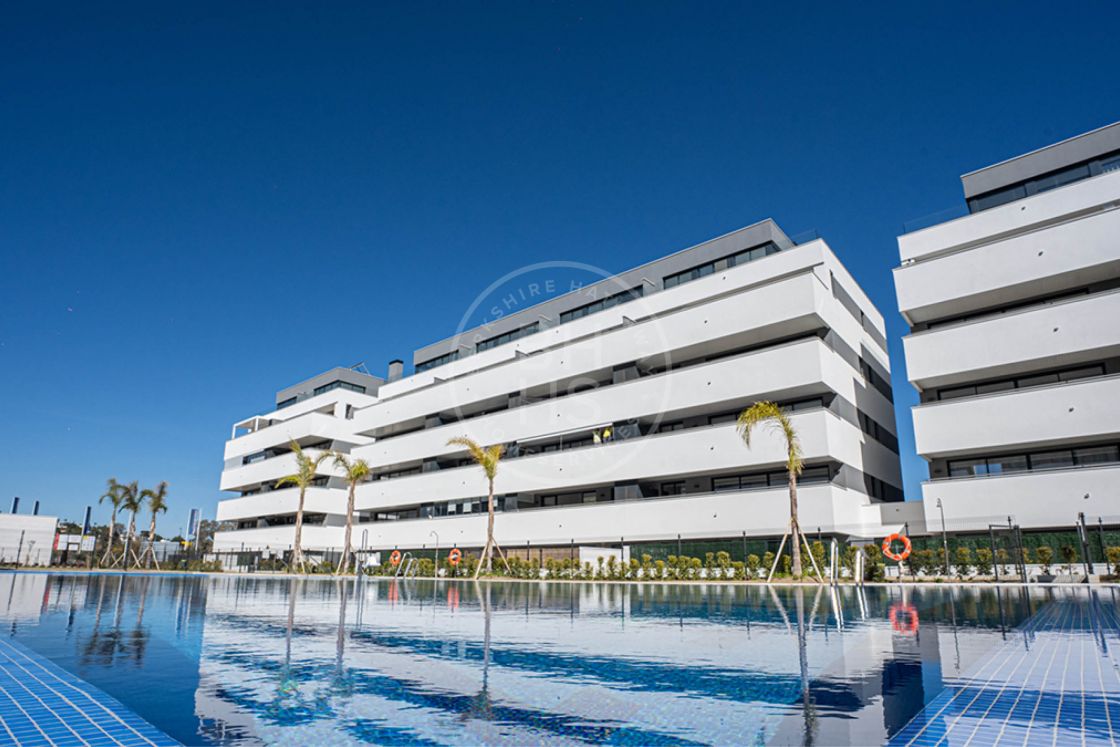 State-of-the-art 3-bedroom duplex penthouse in a modern off-plan complex next to the sea in Torremolinos