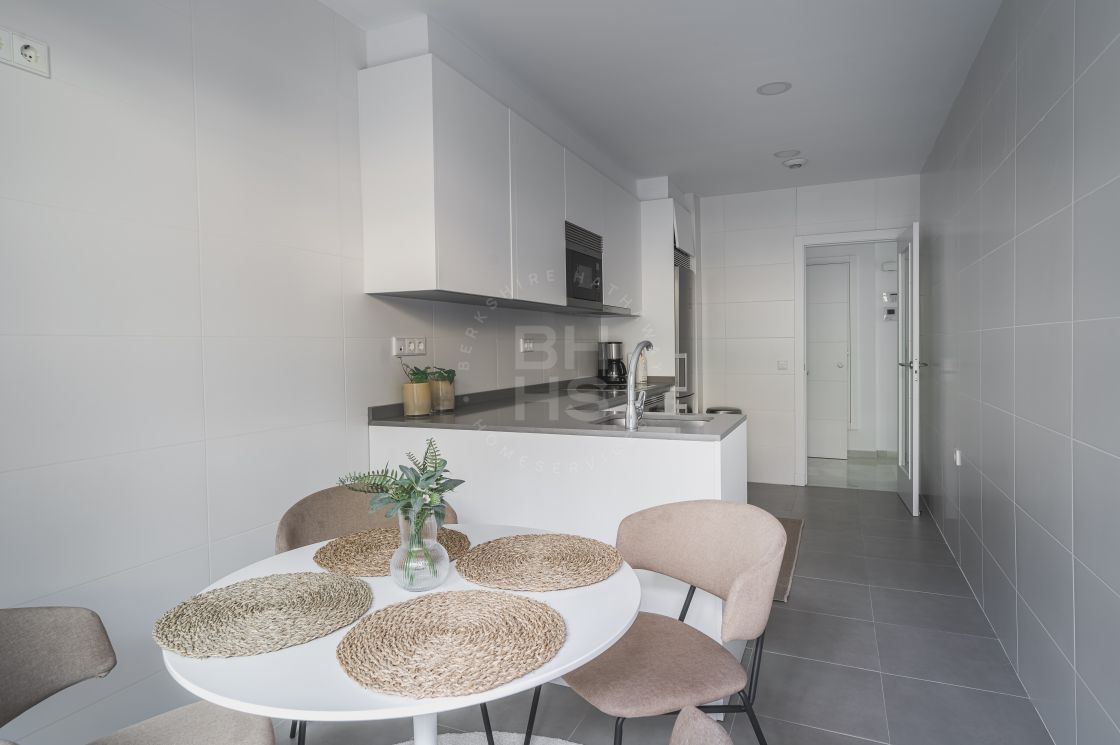 Modern garden apartment in Nazules, a recently built residential complex in Altos de Puente Romano, on Marbella’s Golden Mile
