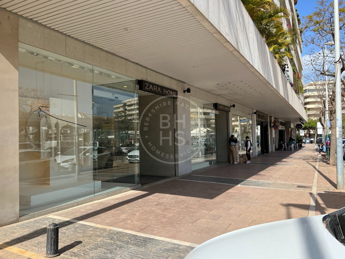 Commercial premises situated in a privileged shopping location in Puerto Banús