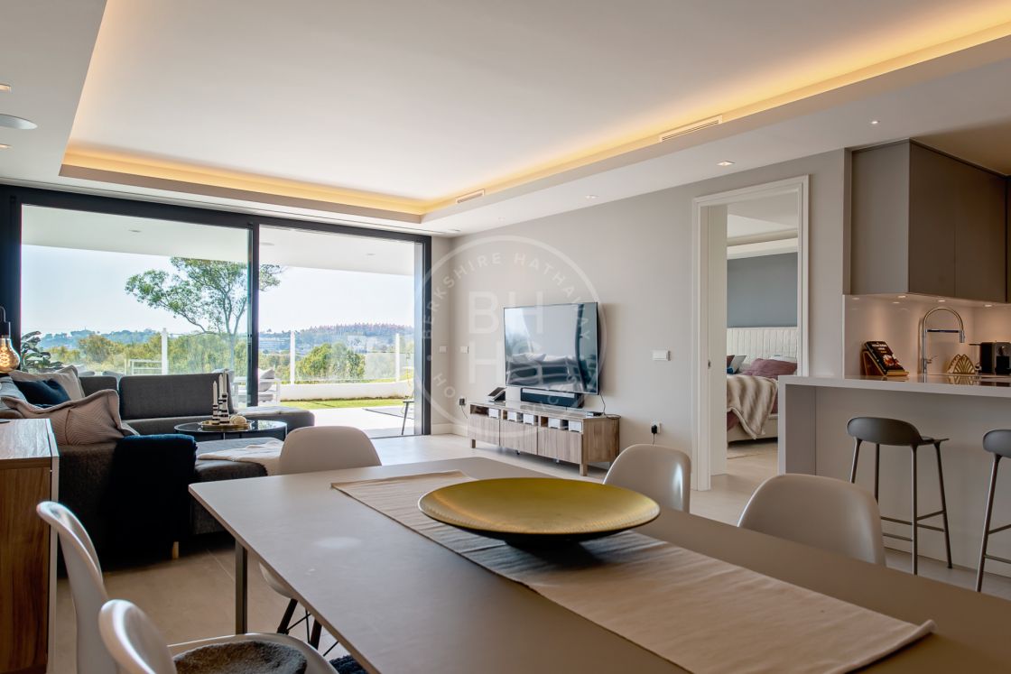 Exquisite brand-new garden apartment in Azahar de Marbella, in the Golf Valley of Nueva Andalucía