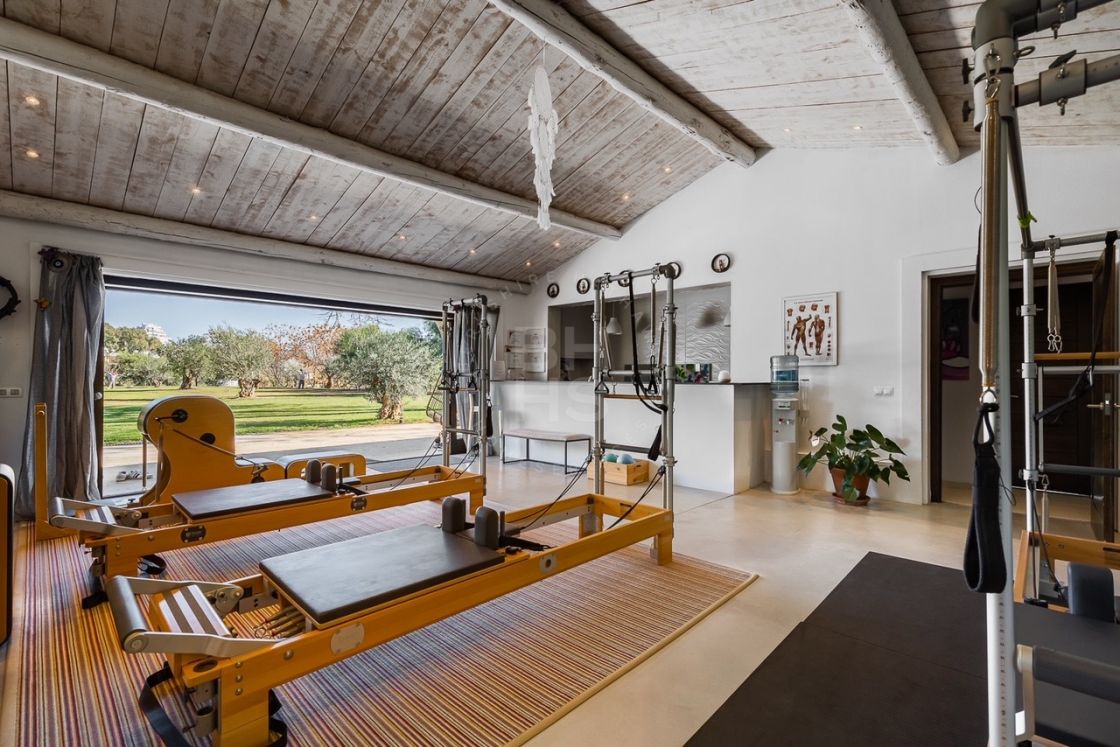 An exquisite 6 bedroom mediterranean style villa within a short distance from the beach in Atalaya/ Estepona.