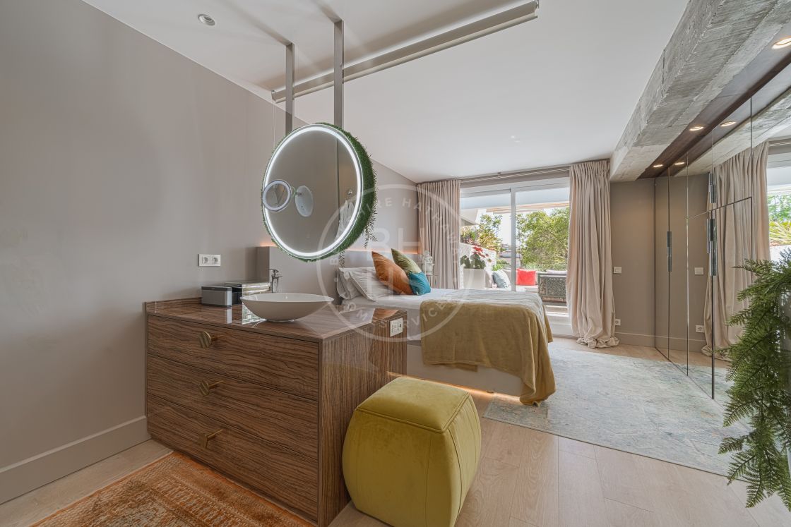 Moderno apartamento totalmente renovado en Las Lomas del Marbella Club