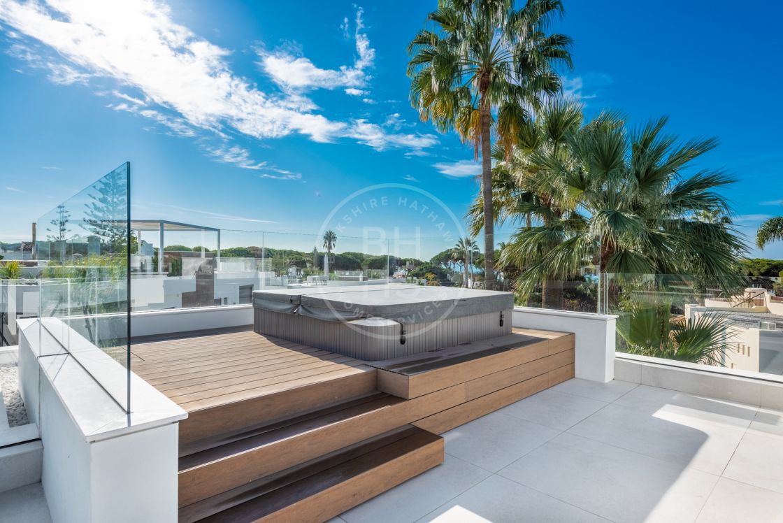 Stylish brand-new beachside villa on the Golden Mile