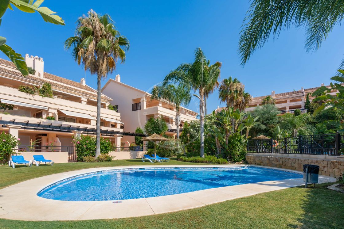 Stunning 3-bedroom duplex penthouse available for holiday rental in the exclusive Albatross Hill in Nueva Andalucia