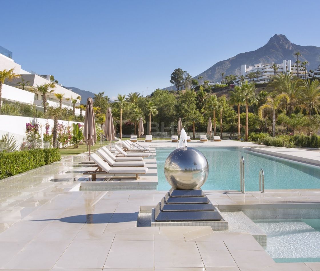 Spectacular duplex penthouse in an off-plan development of 74 state-of-the-art homes on Marbella’s Golden Mile