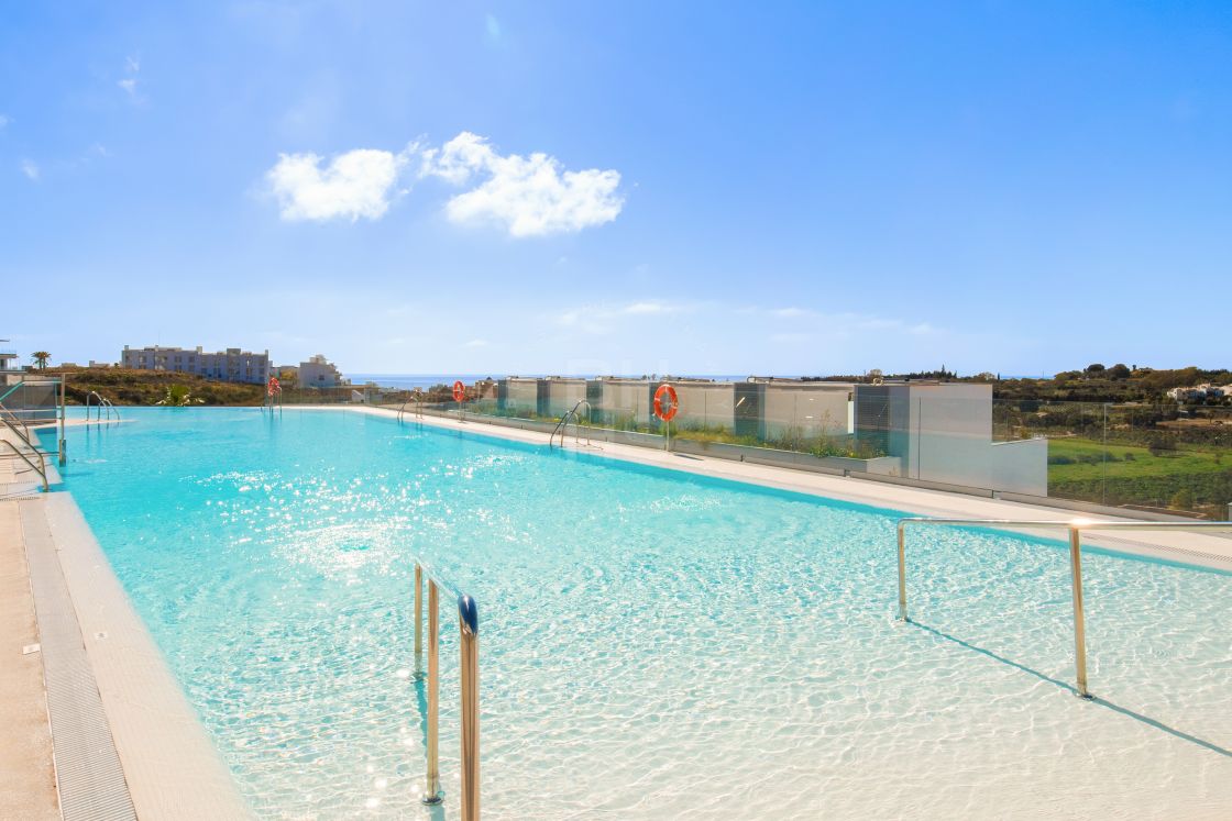Brand-new contemporary apartment with in a complex with sea views on the New Golden Mile