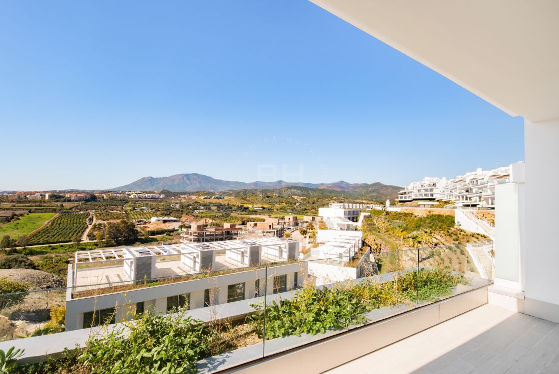 Brand-new contemporary apartment with in a complex with sea views on the New Golden Mile
