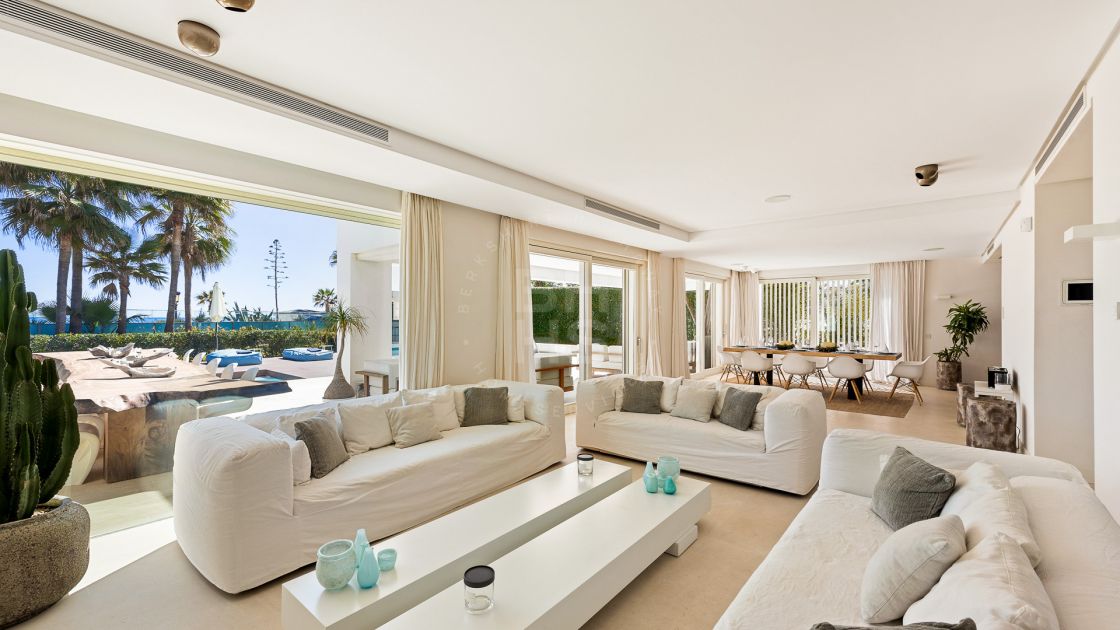 Unique beachfront villa in Río Verde Playa, on Marbella’s Golden Mile