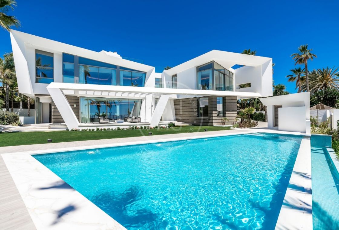 Properties for sale in Los Monteros Playa, Marbella East