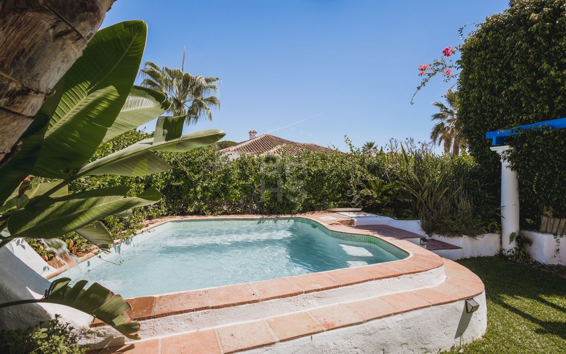 Charming duplex walking distance to Puerto Banús in Los Toreros, Nueva Andalucía