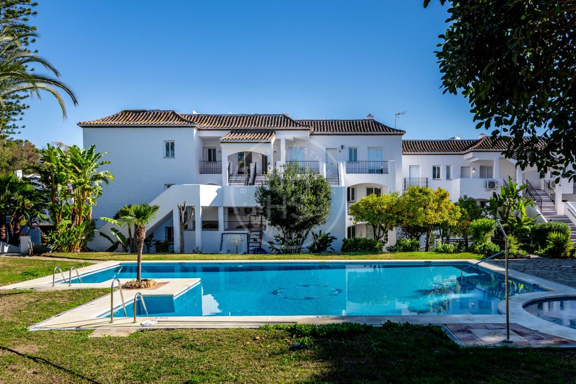 Unique investment opportunity in the Golf Valley of Nueva Andalucía