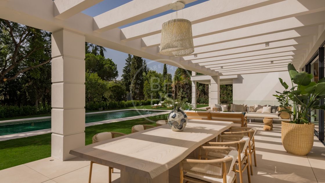 Brand-new contemporary designer villa in El Paraíso, on the New Golden Mile