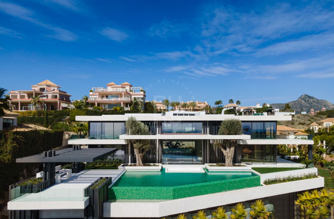 Cutting-edge frontline golf villa in Los Flamingos, Benahavís