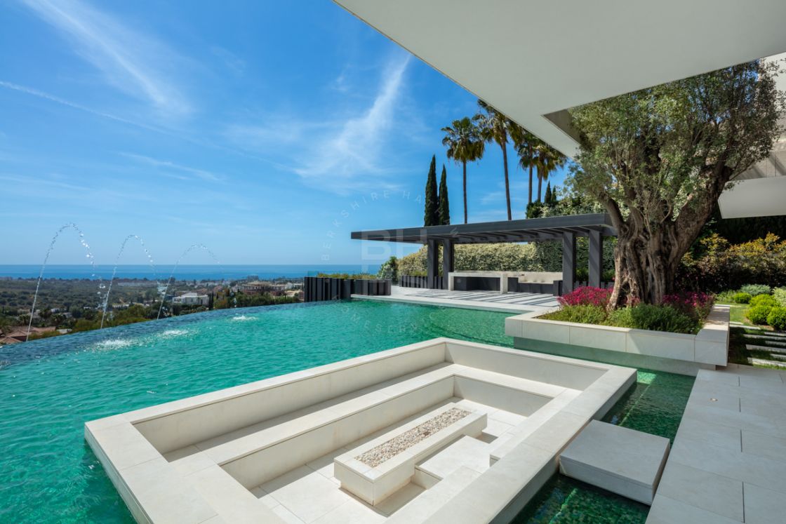 Cutting-edge frontline golf villa in Los Flamingos, Benahavís