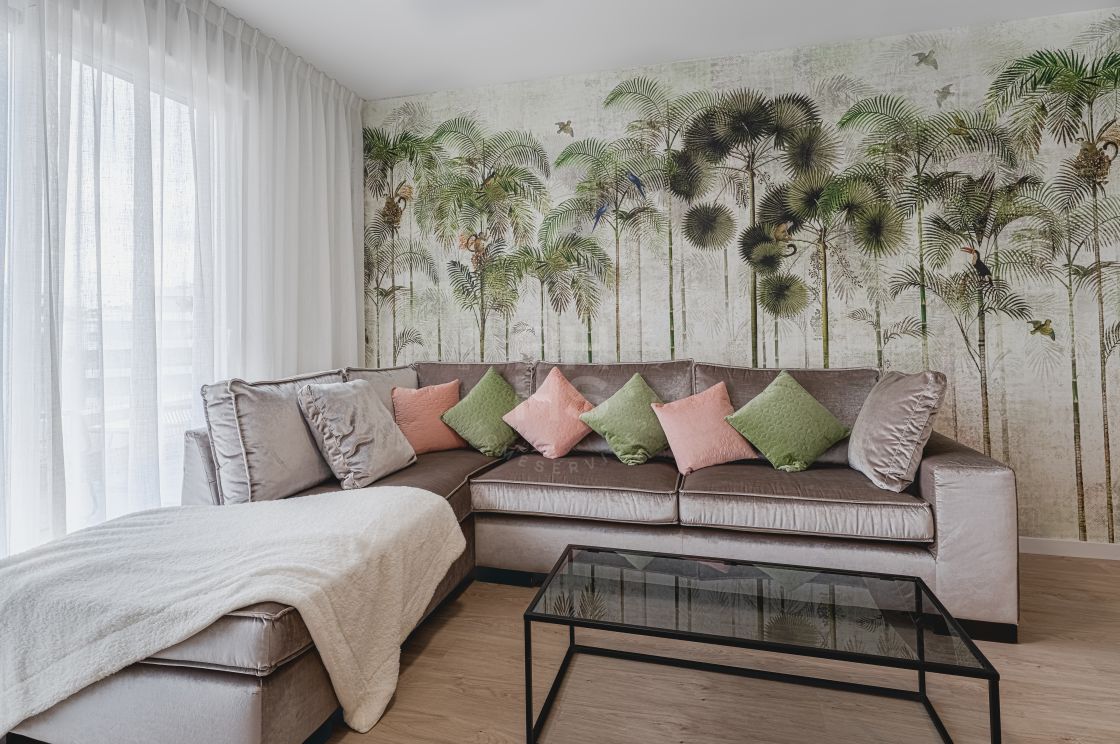 Beautifully styled fifth floor apartment walking distance to the beach in Jardines de Guadaiza - La Campana