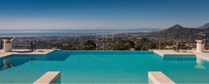 Spectacular mansion with panoramic views in La Zagaleta Golf and Country Club