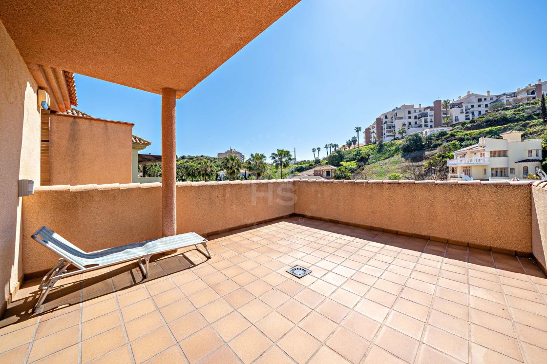 Splendid villa with Andalusian charm just a 5-minute walk from the beach in Benalmadena