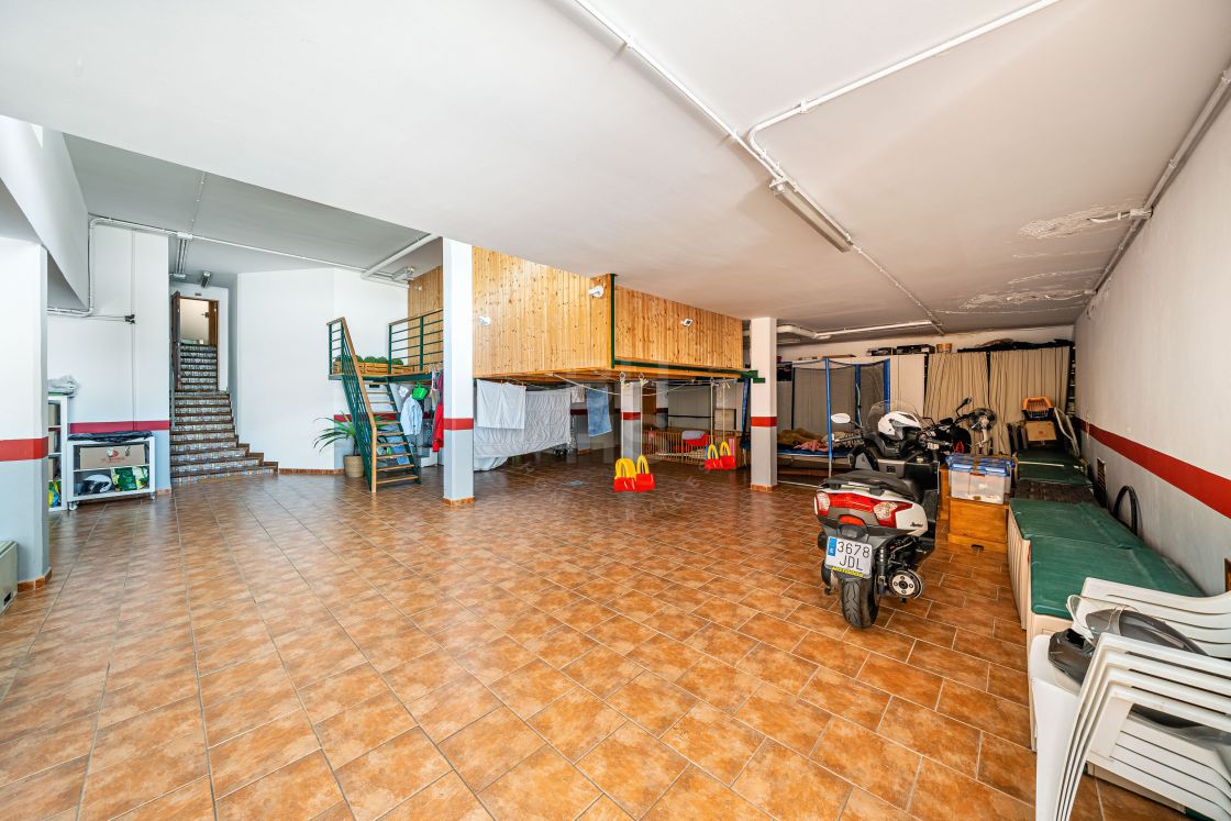 Splendid villa with Andalusian charm just a 5-minute walk from the beach in Benalmadena