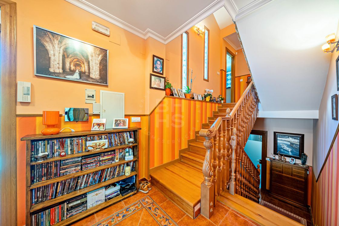 Splendid villa with Andalusian charm just a 5-minute walk from the beach in Benalmadena