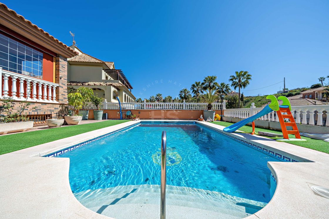 Espléndida villa con encanto andaluz a 5 minutos andando de la playa en Benalmádena