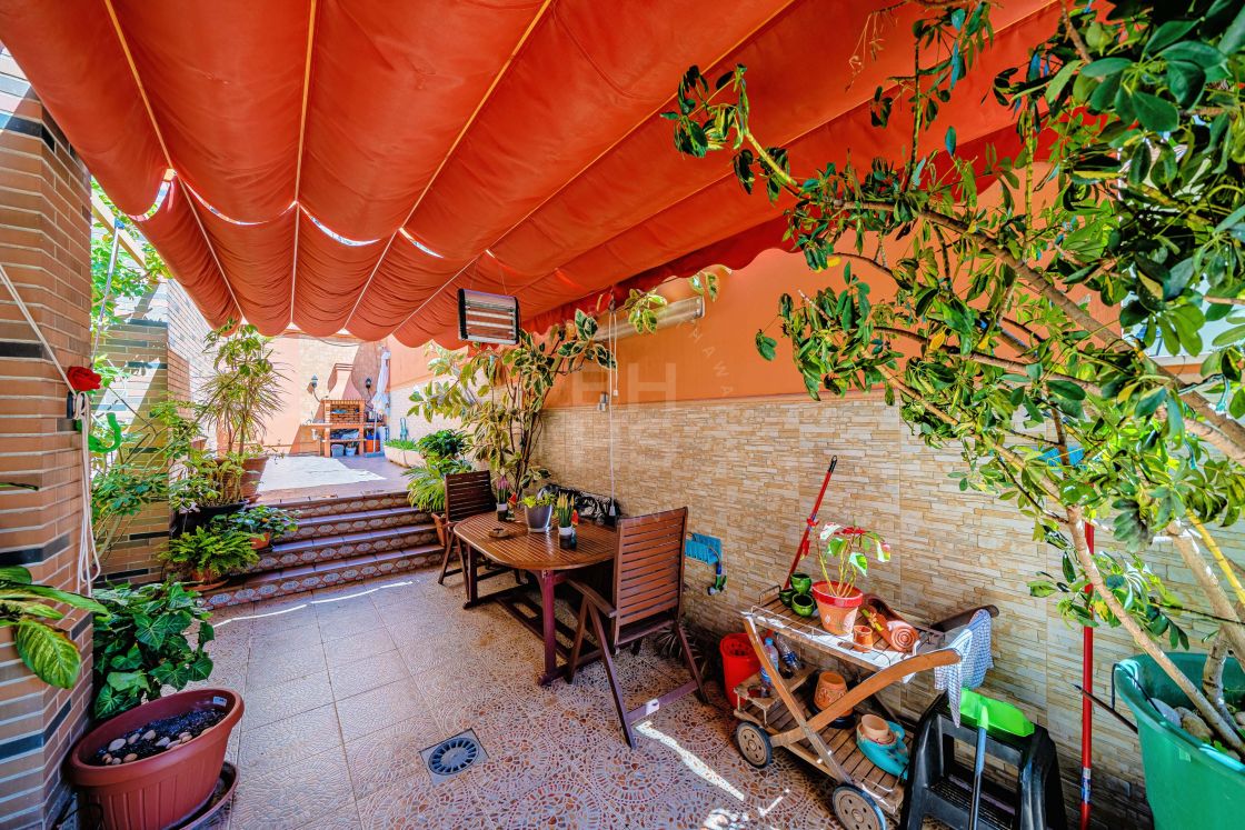 Splendid villa with Andalusian charm just a 5-minute walk from the beach in Benalmadena