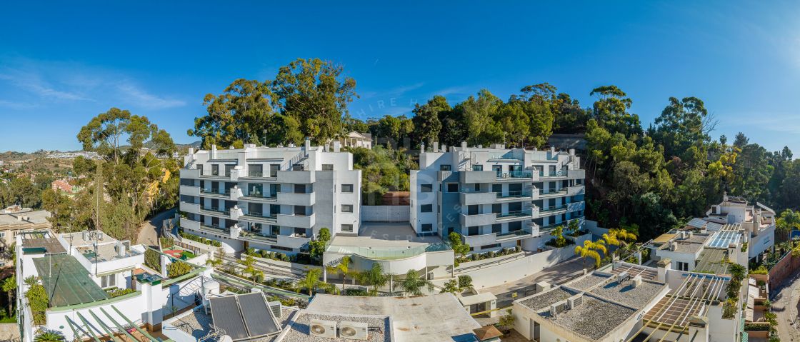 Penthouse in a modern residential complex situated in an exclusive area of El Limonar