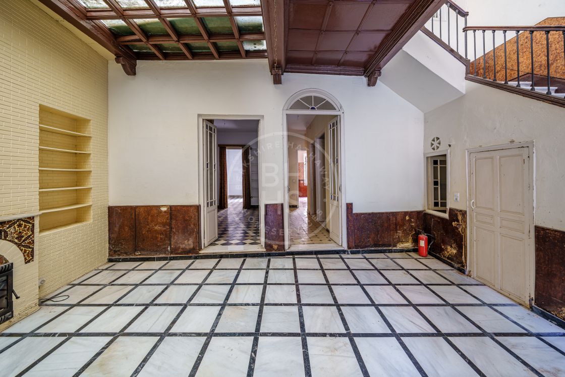 Exclusiva casa de tres plantas en el Paseo de Reding, Málaga