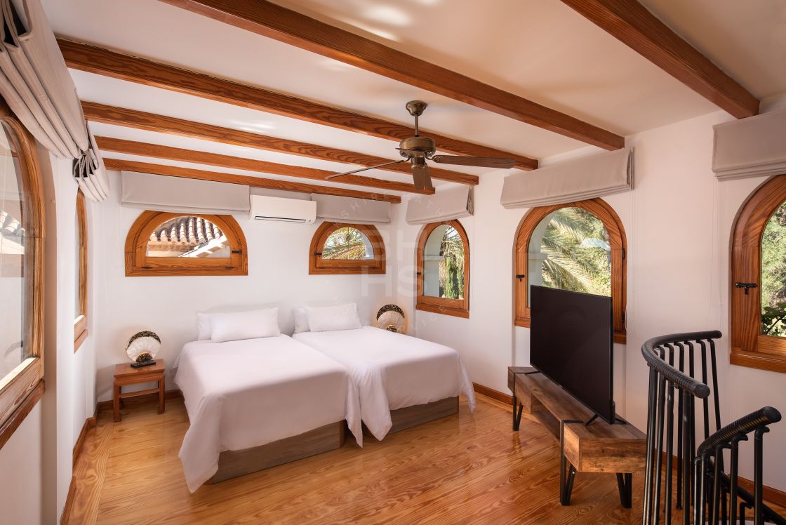 Mountain Bayview Luxury Estate