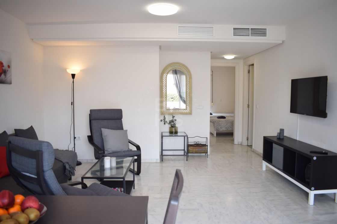 Charming 2-bedroom apartment within walking distance to La Carihuela beach, Torremolinos