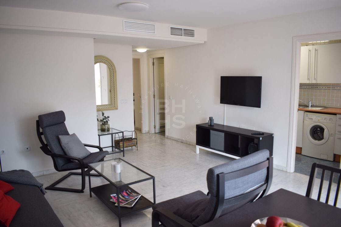 Charming 2-bedroom apartment within walking distance to La Carihuela beach, Torremolinos