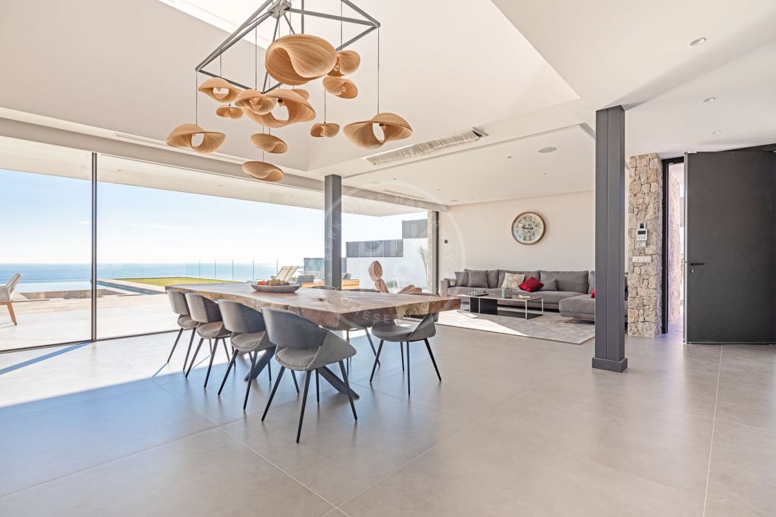 Moderna villa de lujo con vistas panorámicas al mar en Benalmádena