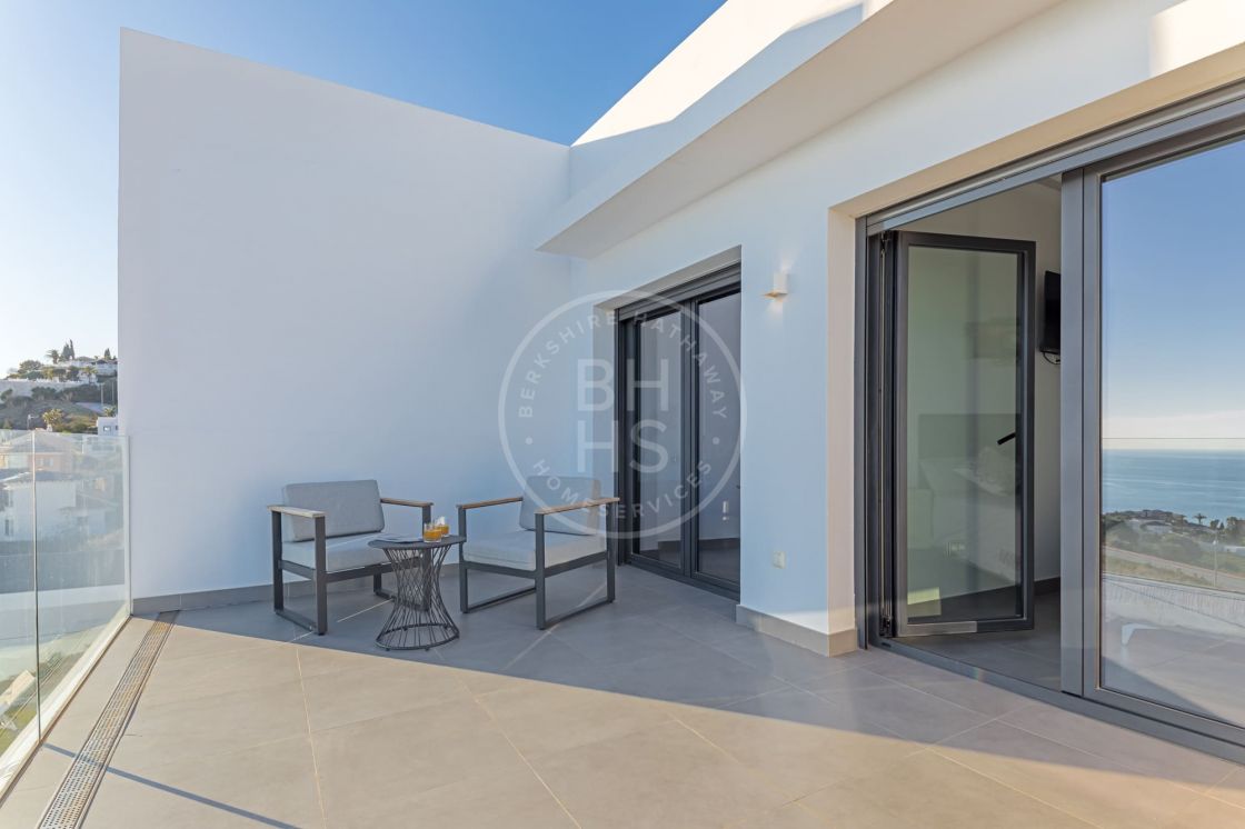 Moderna villa de lujo con vistas panorámicas al mar en Benalmádena