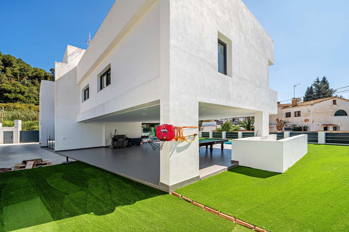State-of-the-art villa in a sought-after location close to all amenities in Torremolinos