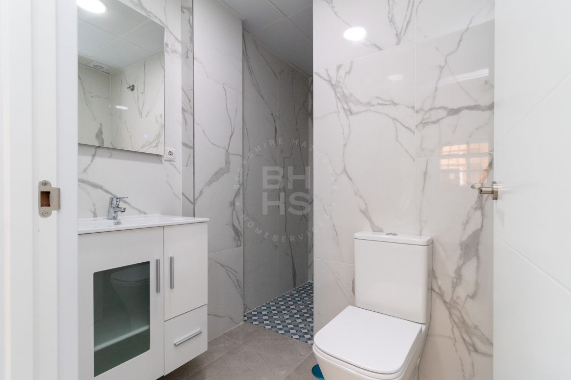 Newly renovated ground floor apartment in Huelin