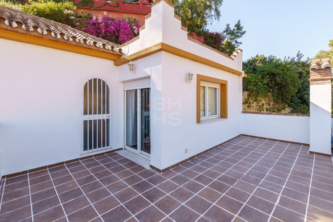 Stunning semi-detached house situated in a prestigious area of Mayorazgo