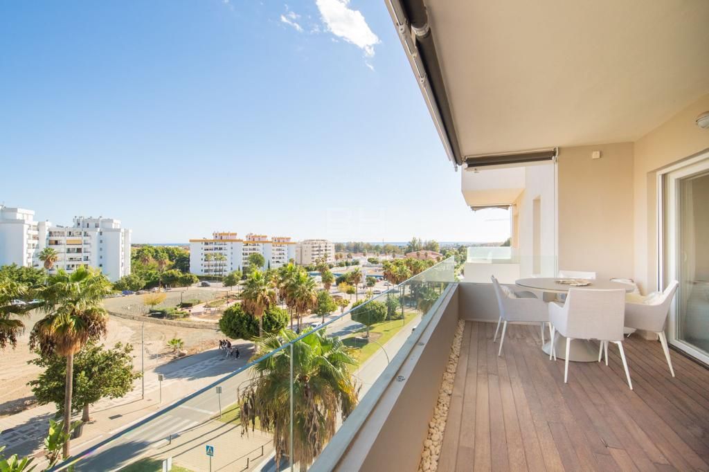 Excellent oportunity! Contemporary apartment in the centre of Nueva Andalucía