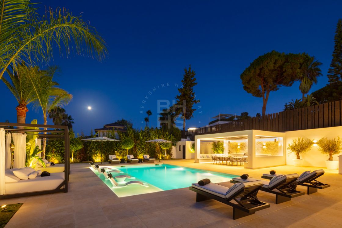 Exquisitely presented luxury villa in Las Brisas, in the heart of the Golf Valley