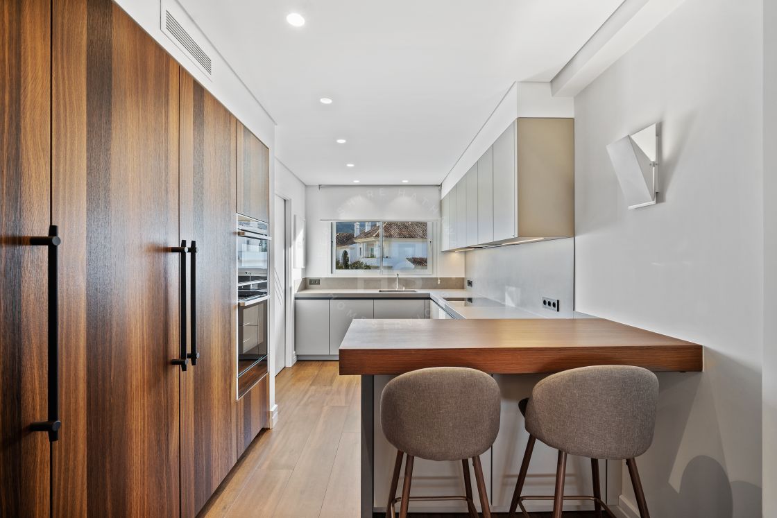 Fully renovated apartment in Monte Paraíso, Marbella's Golden Mile