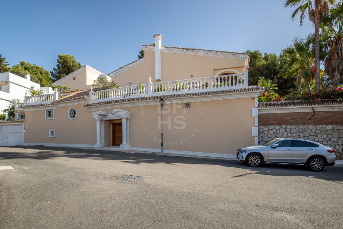 Luxurious villa with unparalleled sea views in eastern Malaga