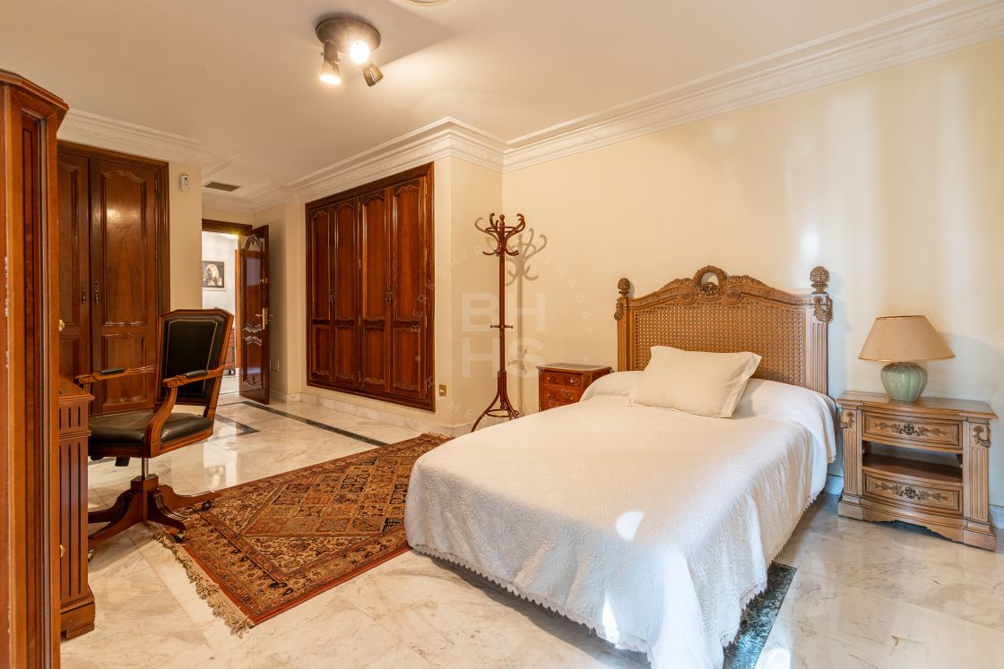 Luxurious villa with unparalleled sea views in eastern Malaga